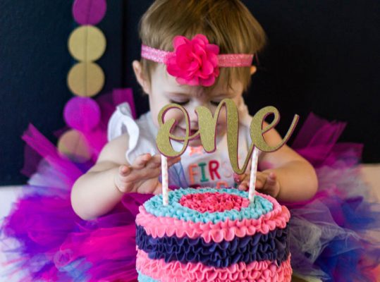 unique birthday Gift Ideas - smash cake photoshoot